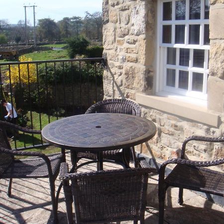 Bolton Arms Hotel Redmire Exterior foto