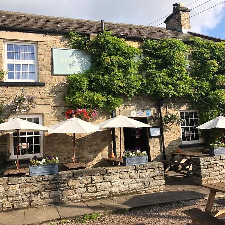 Bolton Arms Hotel Redmire Exterior foto
